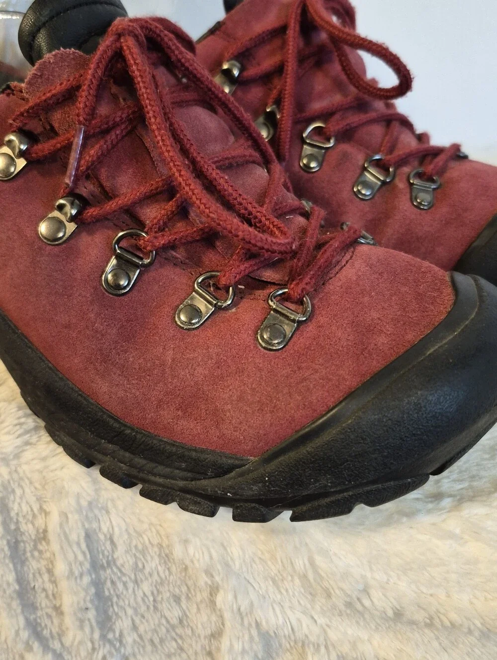Keen Burgundy Red Suede Leather Hiking Trail Shoes XT0705 Lace Up Women's Size 9